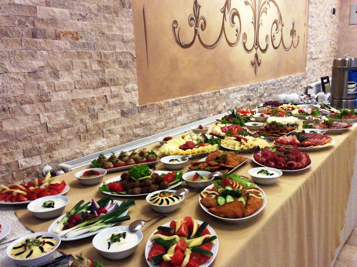 Flori De Mar Hotel Poiana Marului  Ngoại thất bức ảnh