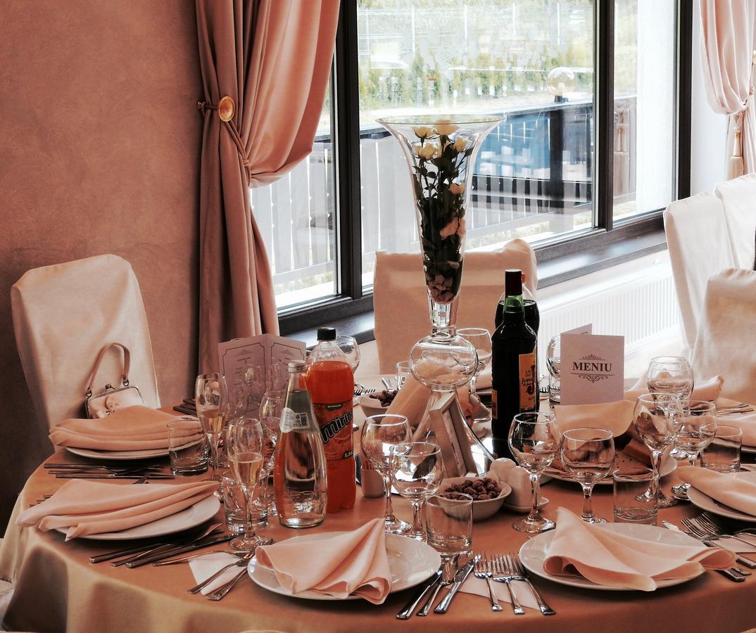 Flori De Mar Hotel Poiana Marului  Ngoại thất bức ảnh