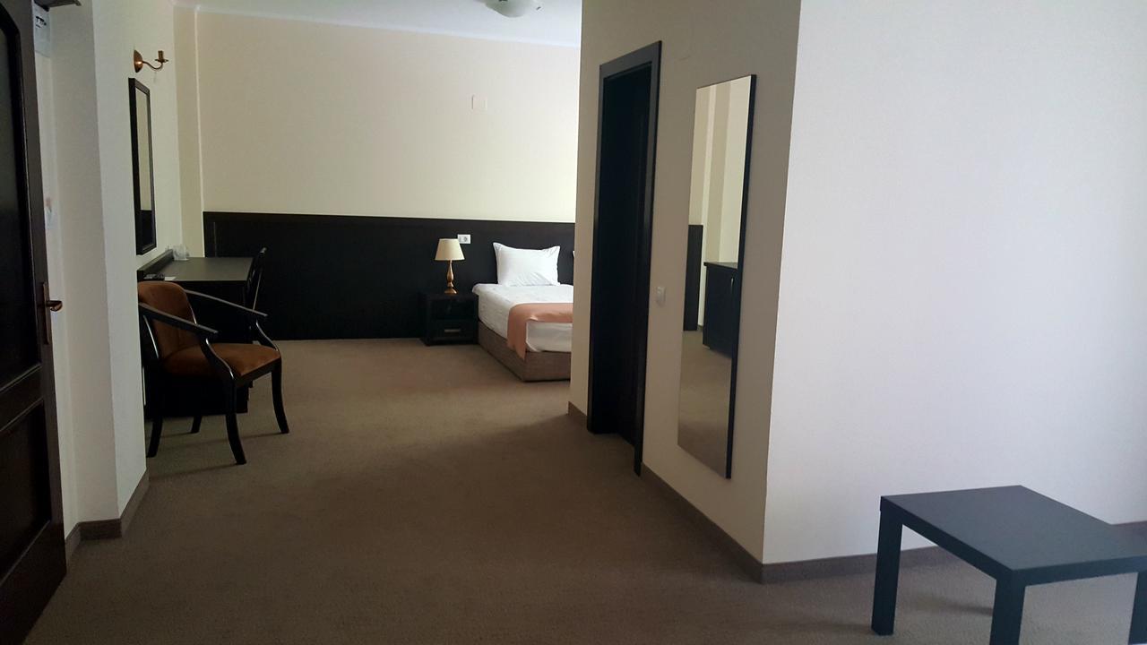 Flori De Mar Hotel Poiana Marului  Ngoại thất bức ảnh