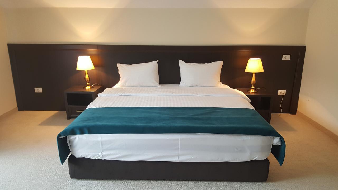 Flori De Mar Hotel Poiana Marului  Ngoại thất bức ảnh
