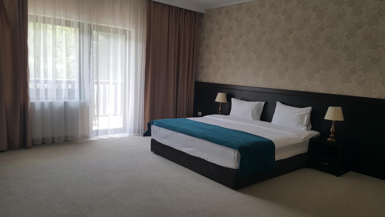 Flori De Mar Hotel Poiana Marului  Ngoại thất bức ảnh