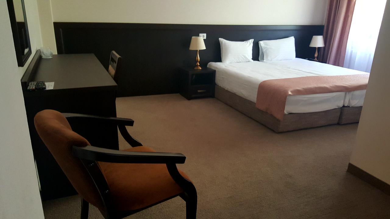 Flori De Mar Hotel Poiana Marului  Ngoại thất bức ảnh